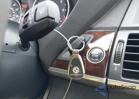 2010 BMW X5 xDrive48I z USA, uszkodzony, nr VIN 5UXFE8C53AL311437